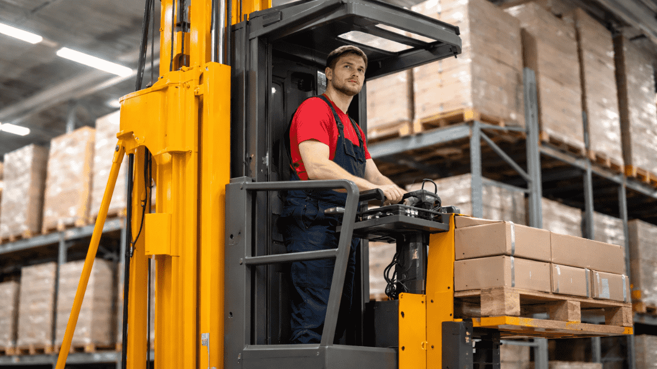 Оператор підйомного візка (з кабіною)