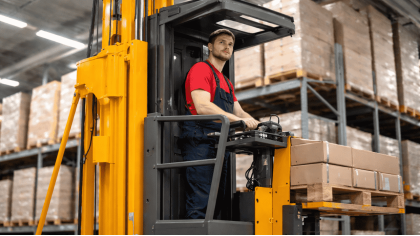 Оператор підйомного візка (з кабіною)